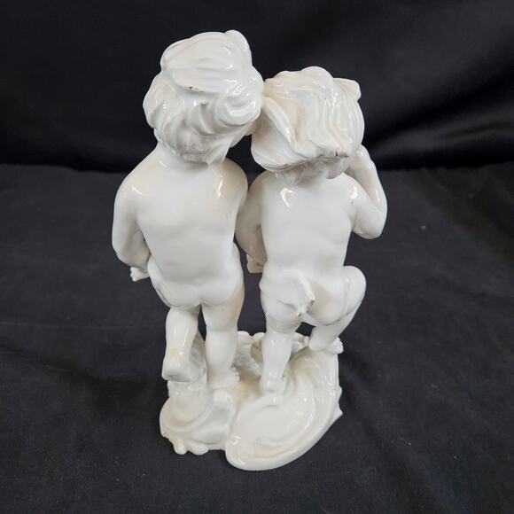 Vintage Primavera Italy Cherubs Holding Garland White Figurine Children - Picture 2 of 10